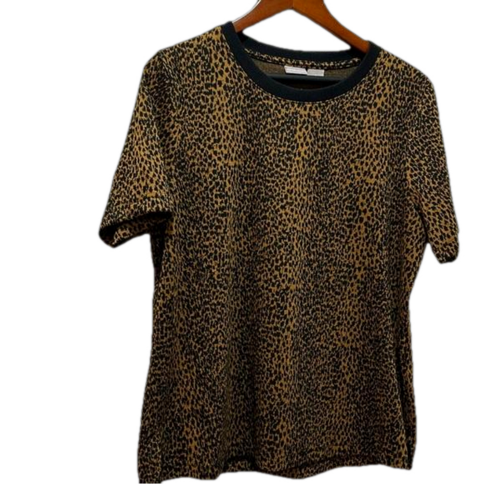 Chicos animal print short sleeve top size 2 GUC..